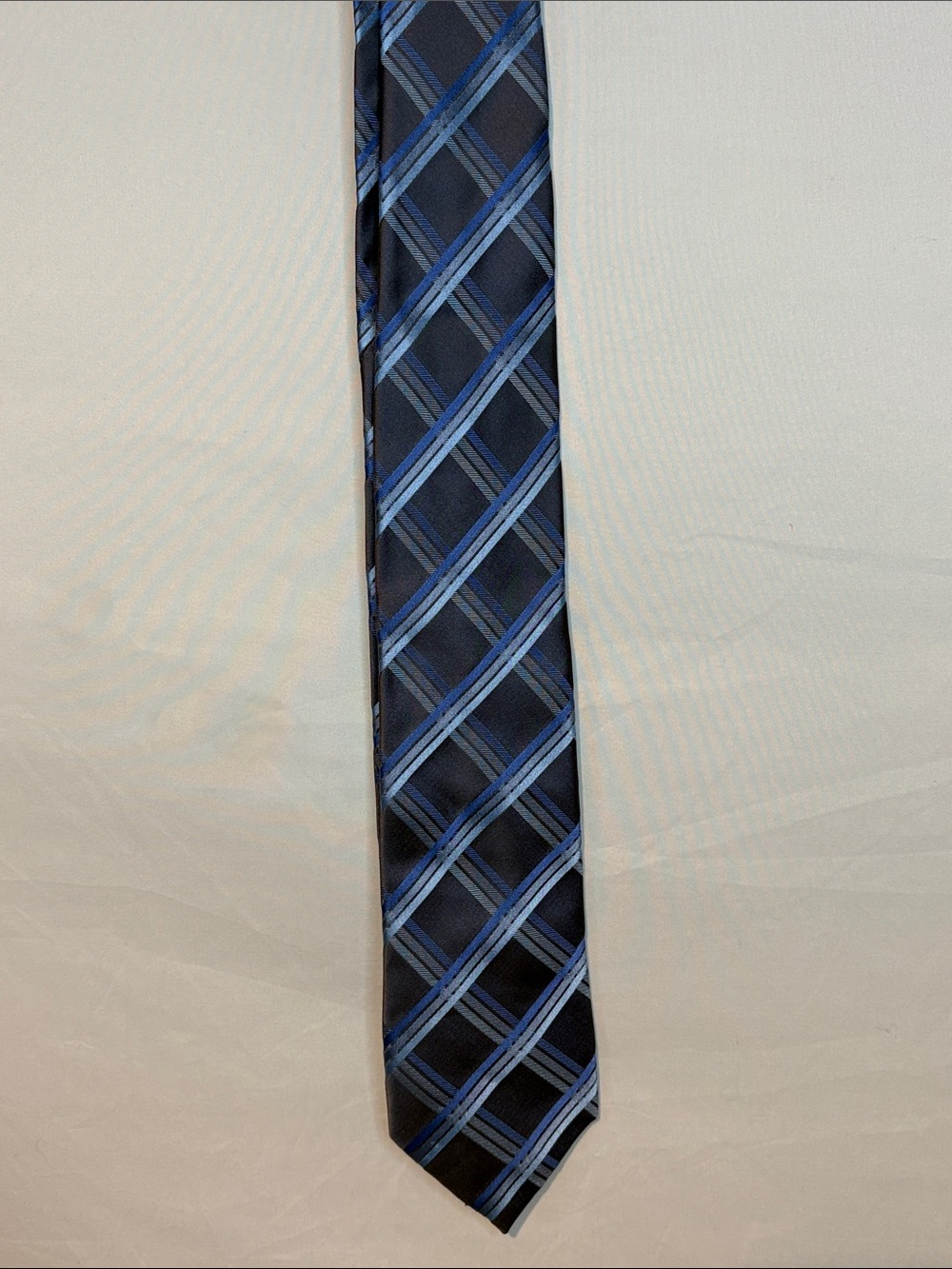 BCBG Attitude Men's Necktie - Picture 2 of 4